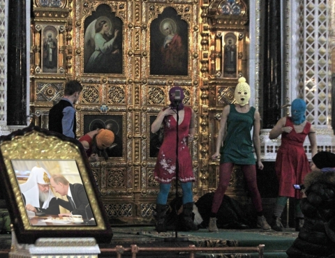 pussy-riot in saviour cathedral vladimir Putin patriarch Kiryill